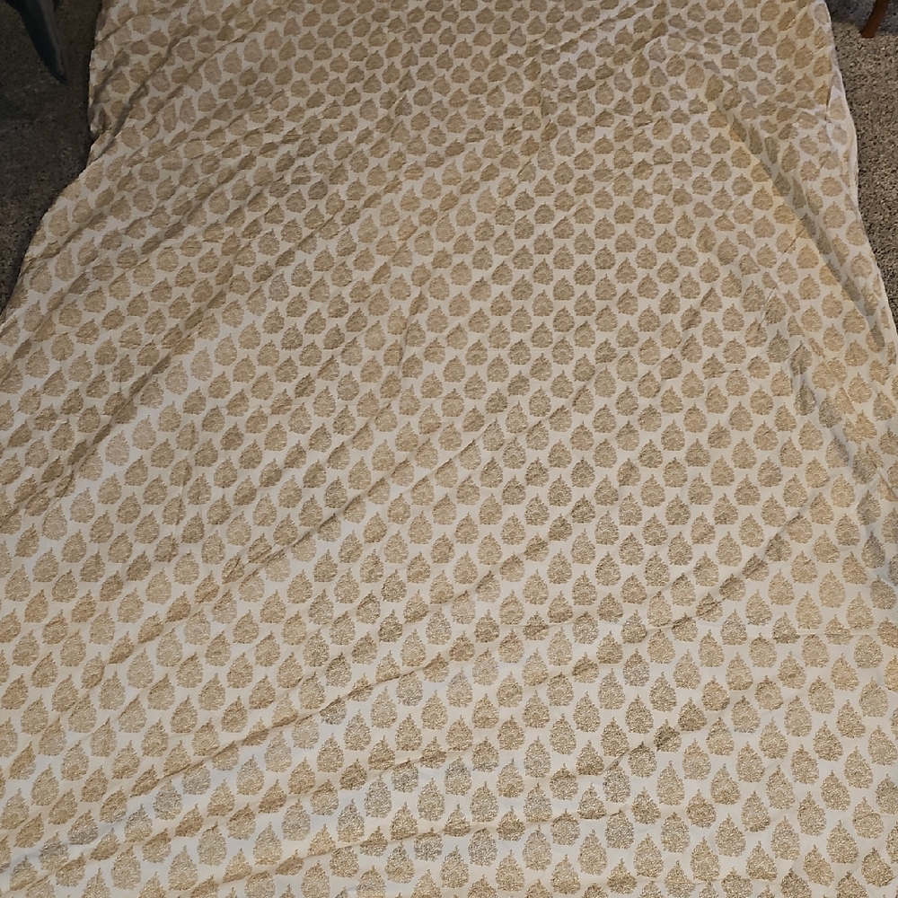 Pottery Barn Twin Gold and Cream Patterned Duvet Cover